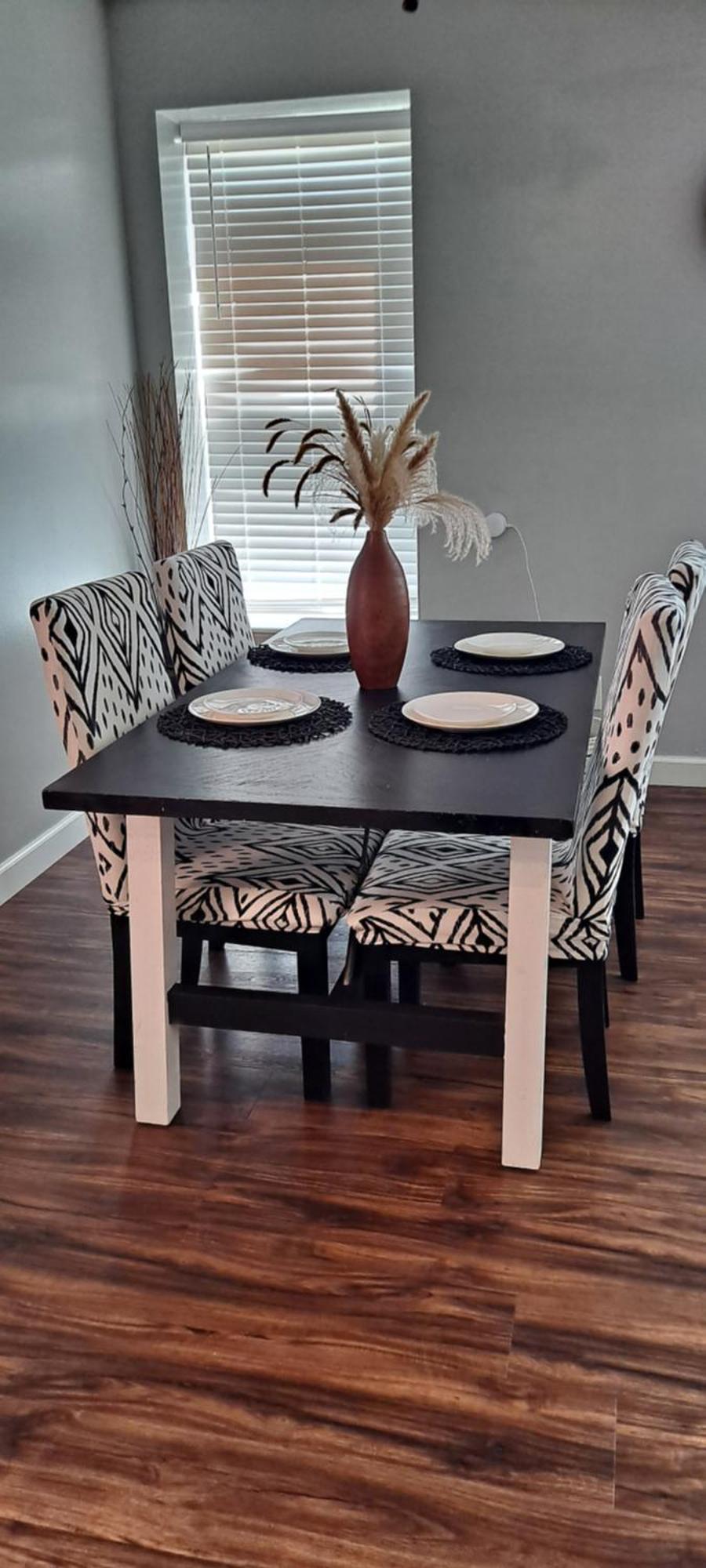 Modern Duplex Near Arenas, Hospitals, Universities, & Attractions *